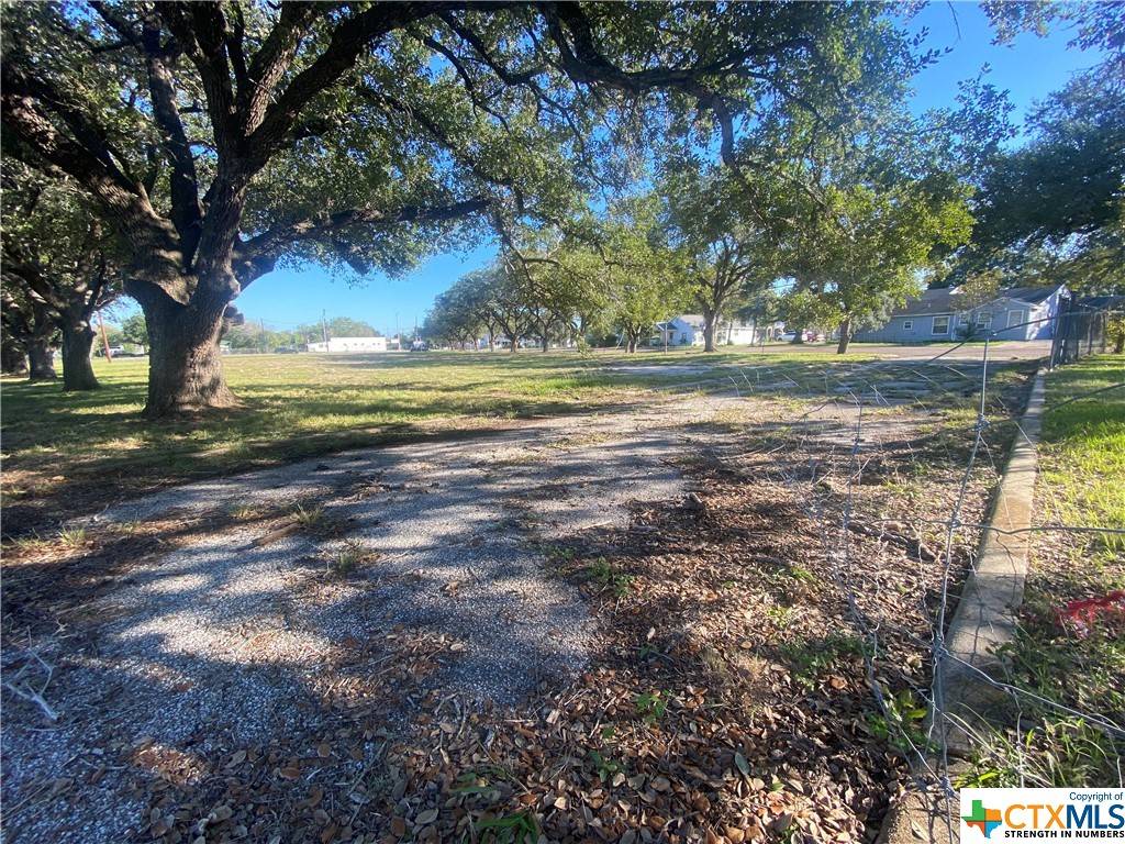 Victoria, TX 77901,1902 E North ST
