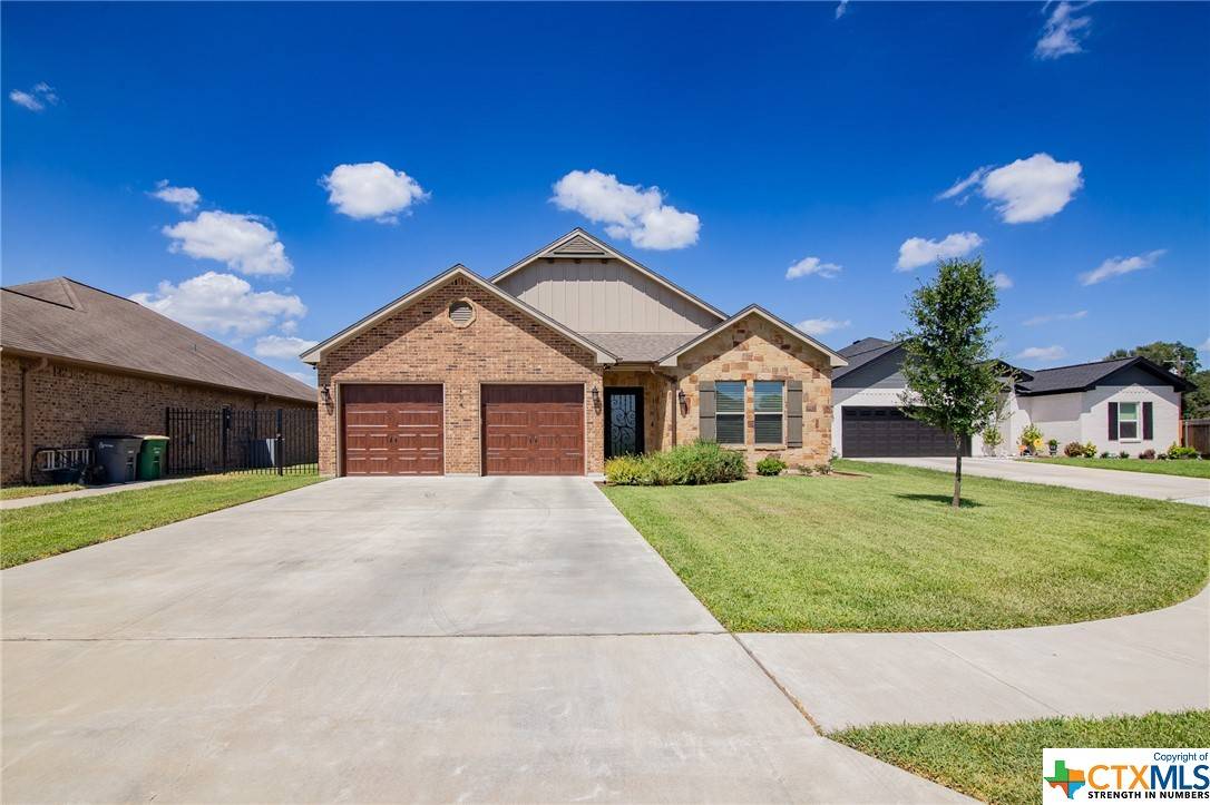 Victoria, TX 77904,104 Luke CT