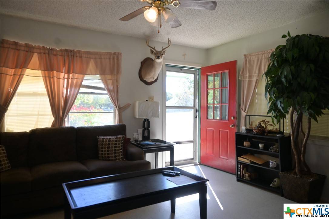 Seguin, TX 78155,718/722 San Antonio AVE