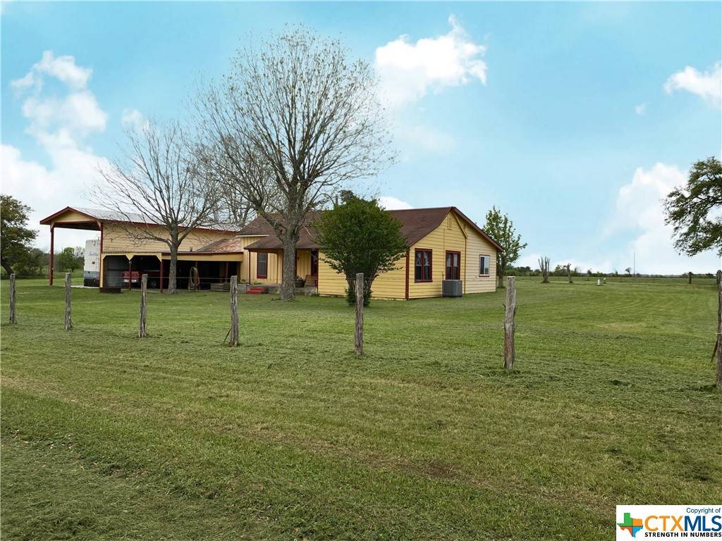 Hallettsville, TX 77964,281 County Road 236