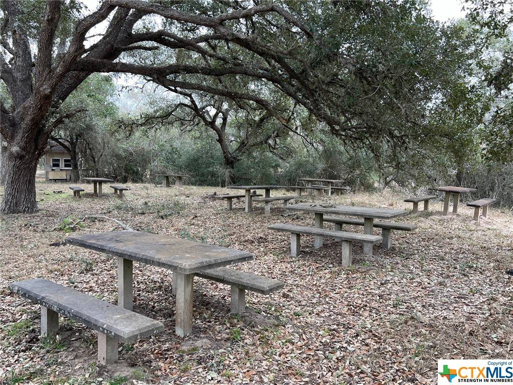 Inez, TX 77968,602 Fm 444