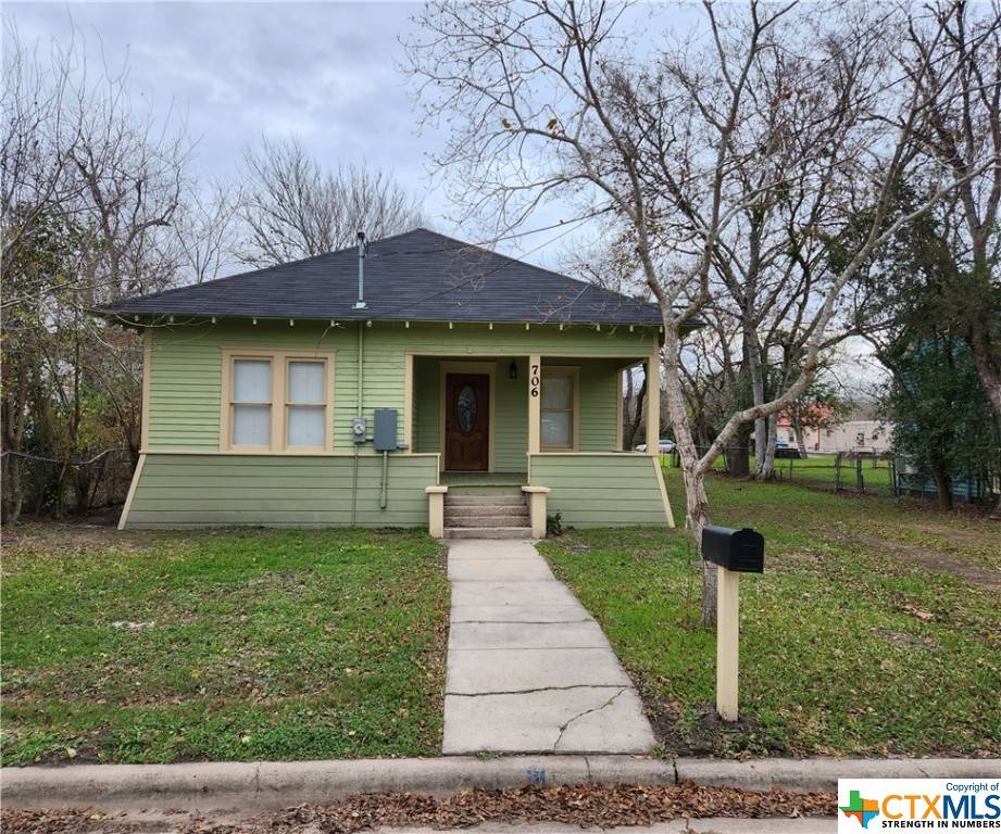 Cuero, TX 77954,706 E Newman ST