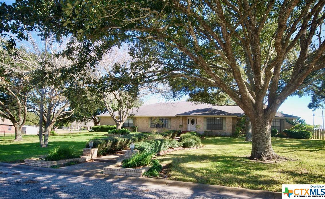 Flatonia, TX 78941,827 S Penn ST