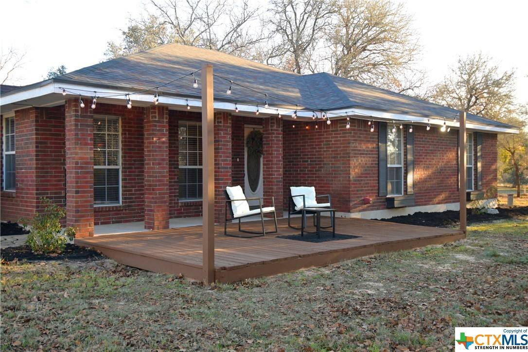 Floresville, TX 78114,143 Scenic Oak DR