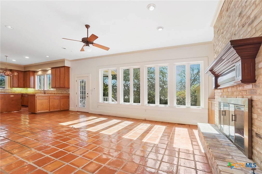 San Marcos, TX 78666,819 Belvin ST