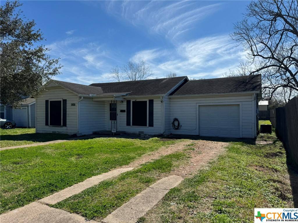 Victoria, TX 77901,1303 E Warren AVE