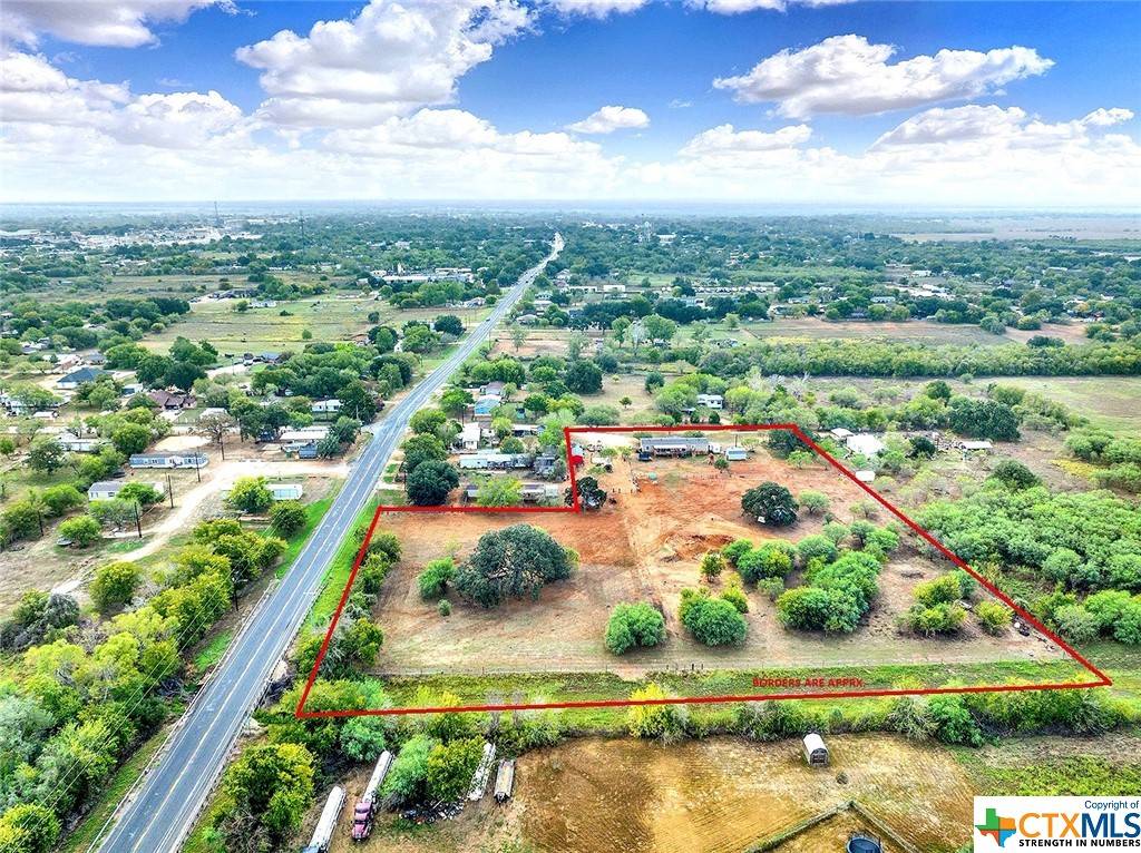 Floresville, TX 78114,565 4th ST