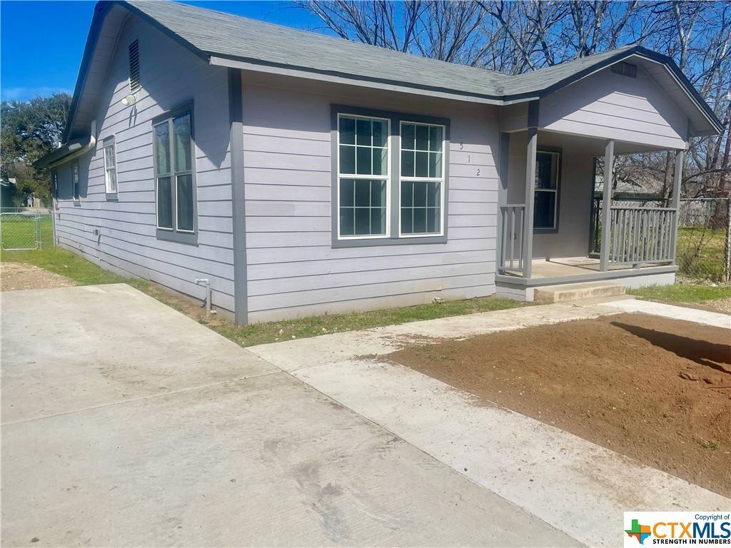 Seguin, TX 78155,512 E Ireland ST