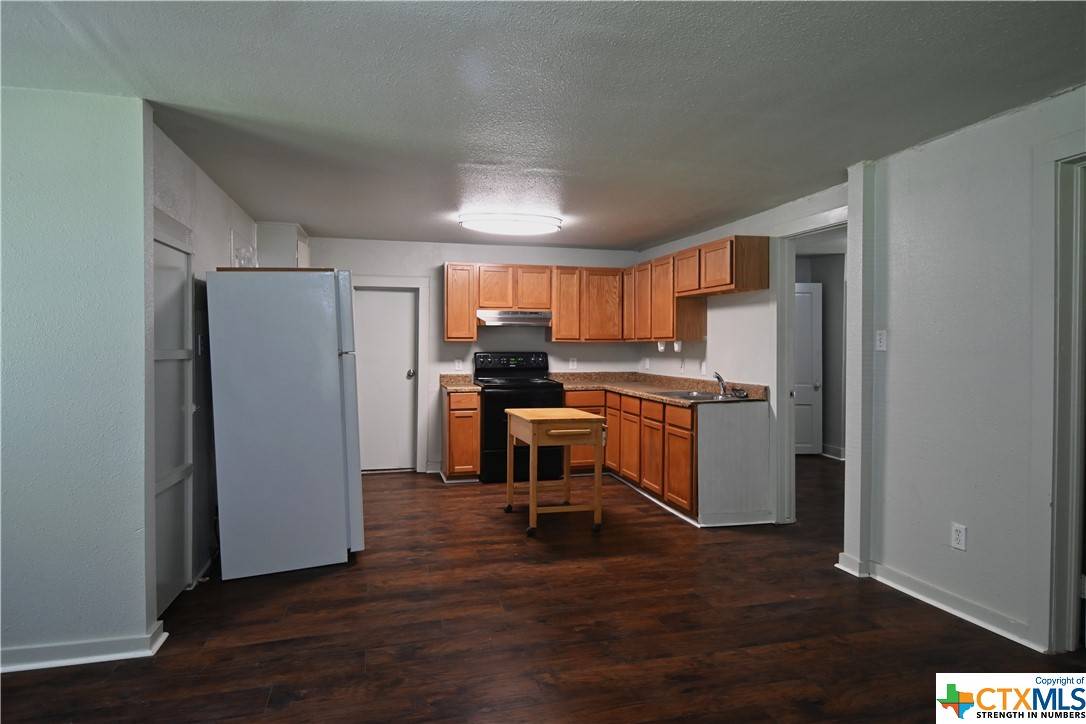 Seguin, TX 78155,402 Michna ST