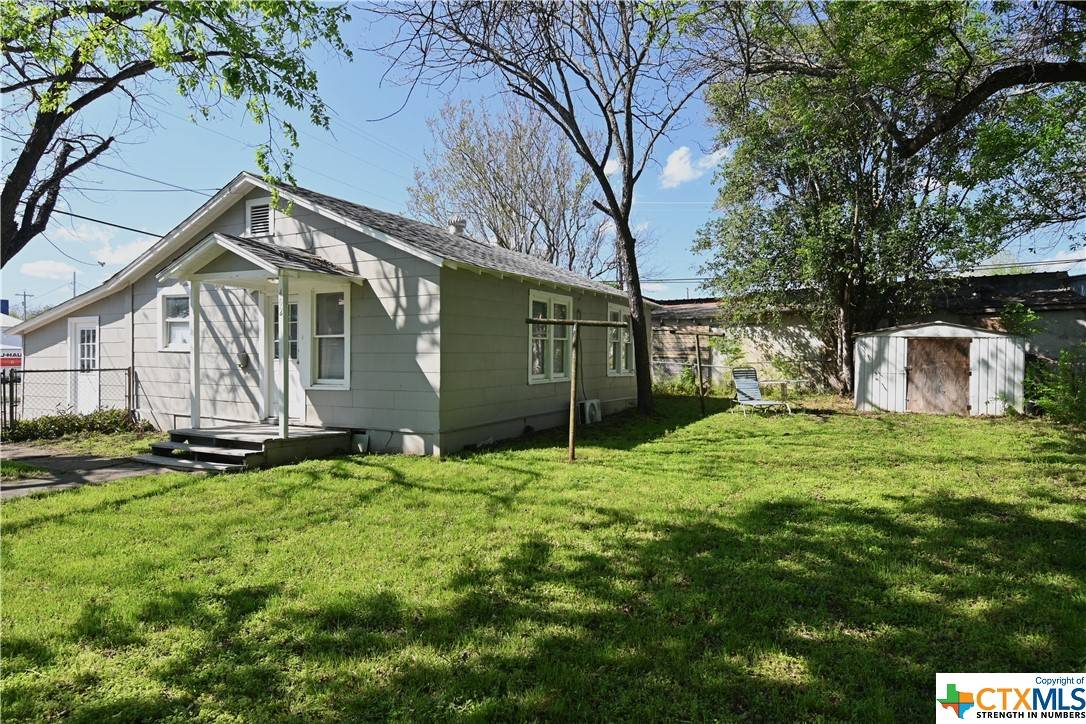 Seguin, TX 78155,402 Michna ST