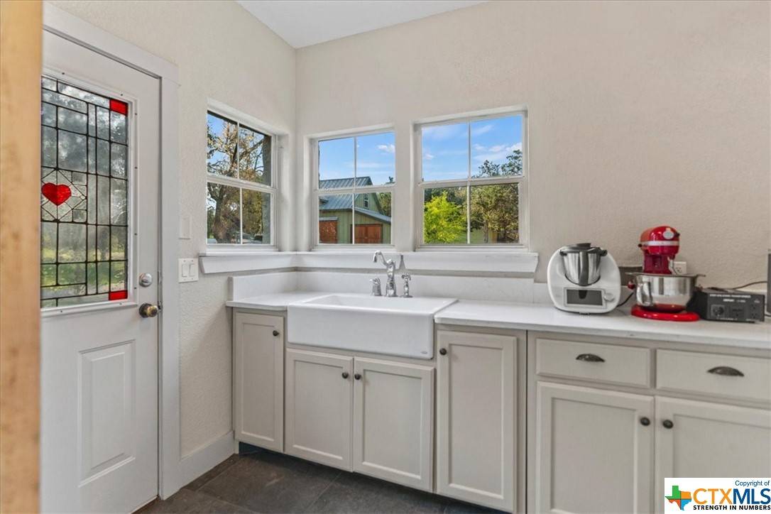 Wimberley, TX 78676,1711 S Rainbow Ranch RD