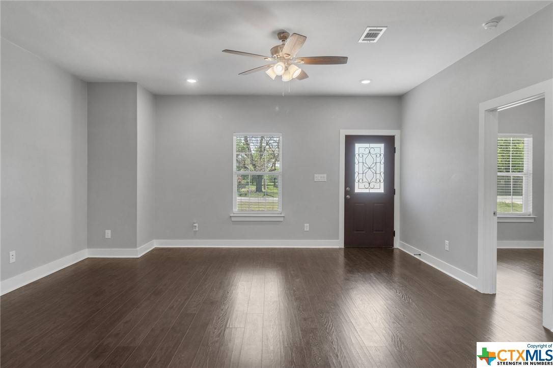 Holland, TX 76534,410 El Paso ST
