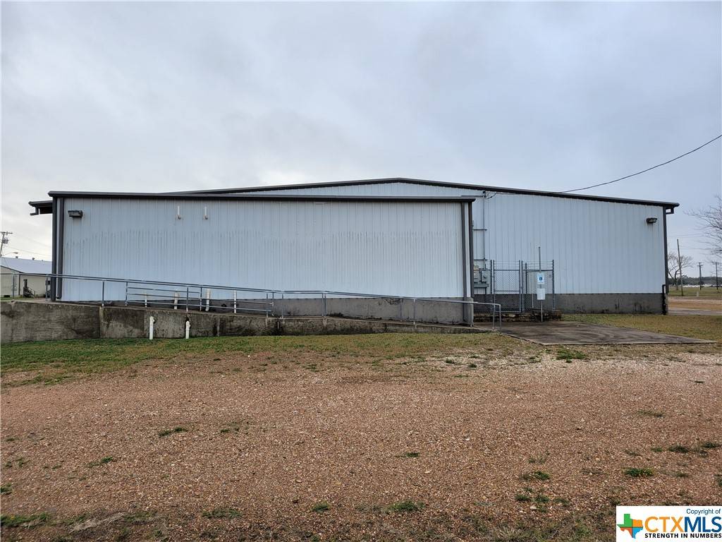 Victoria, TX 77904,204 S Hangar DR