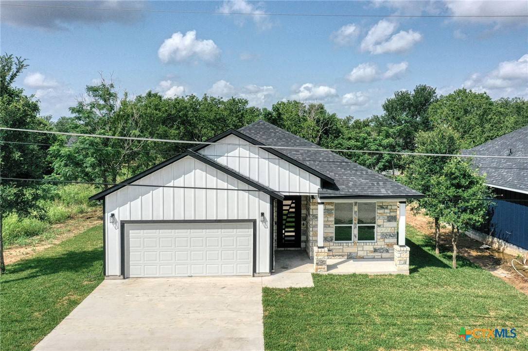Bastrop, TX 78602,140 Puu waa waa LN