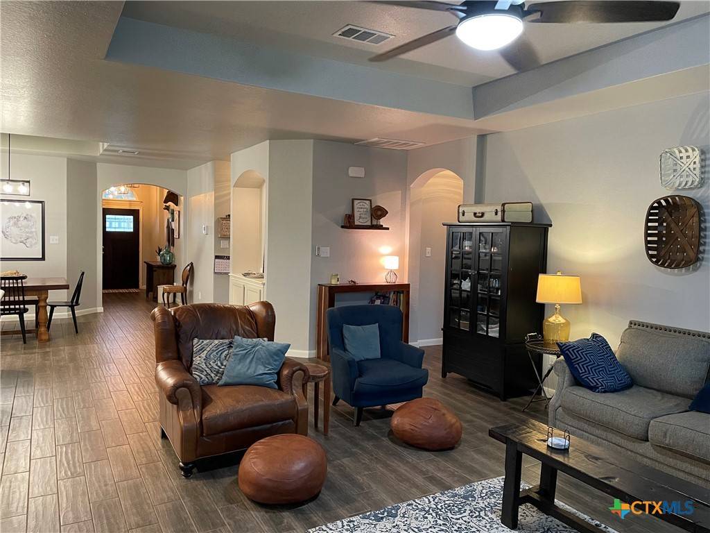 New Braunfels, TX 78130,276 Lillianite