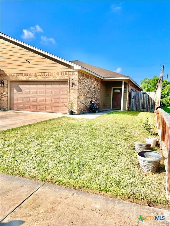 Victoria, TX 77901,106 Teakwood DR