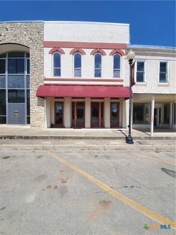 Lampasas, TX 76550,505 E 3rd ST