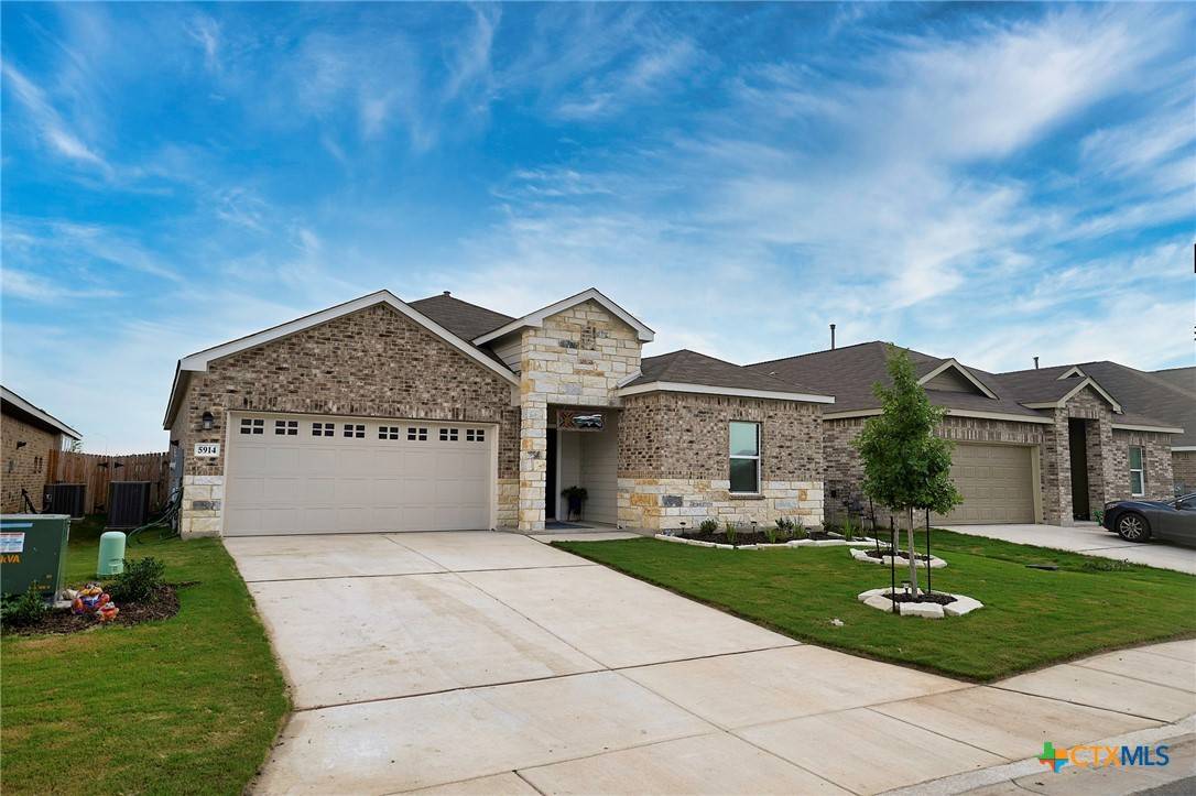 Seguin, TX 78155,5914 Corsicana WAY