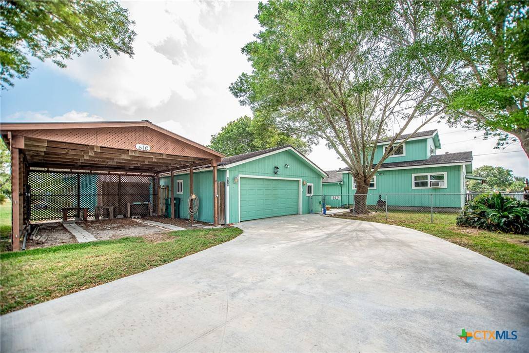 Port Lavaca, TX 77979,610 Margie Tewmey RD