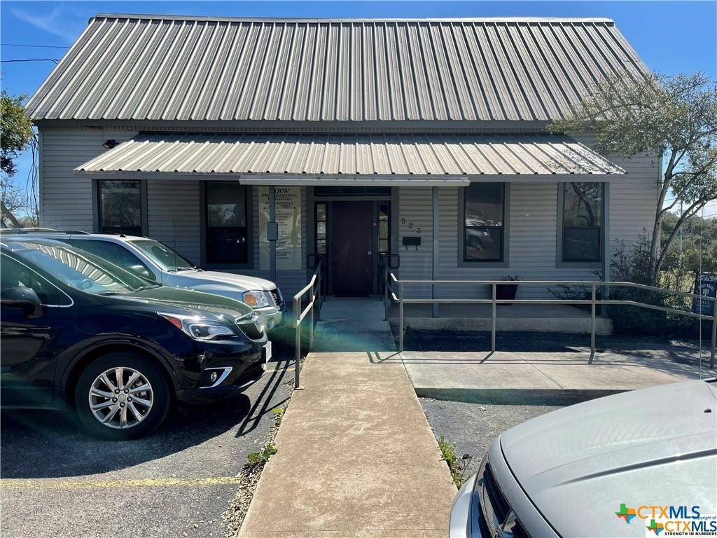 Seguin, TX 78155,523 E Donegan ST