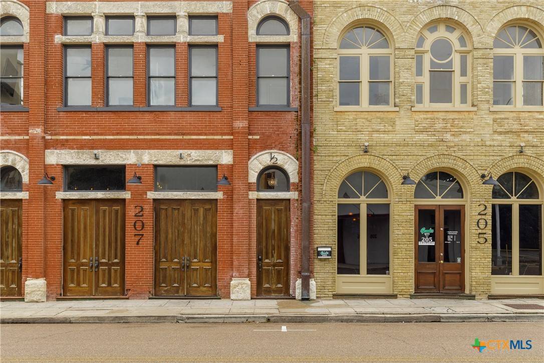 Victoria, TX 77901,207 E Constitution ST #5
