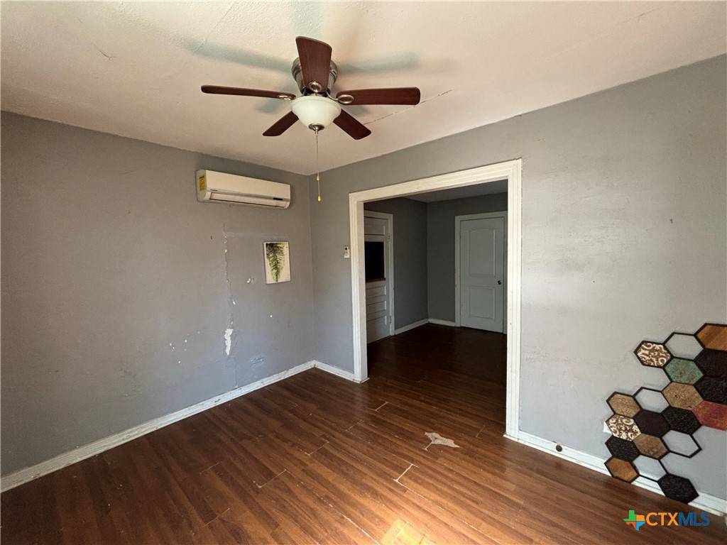 Port Lavaca, TX 77979,122 Parker ST