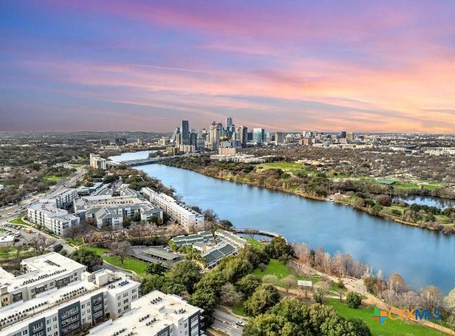 Austin, TX 78741,1203 Shore District DR