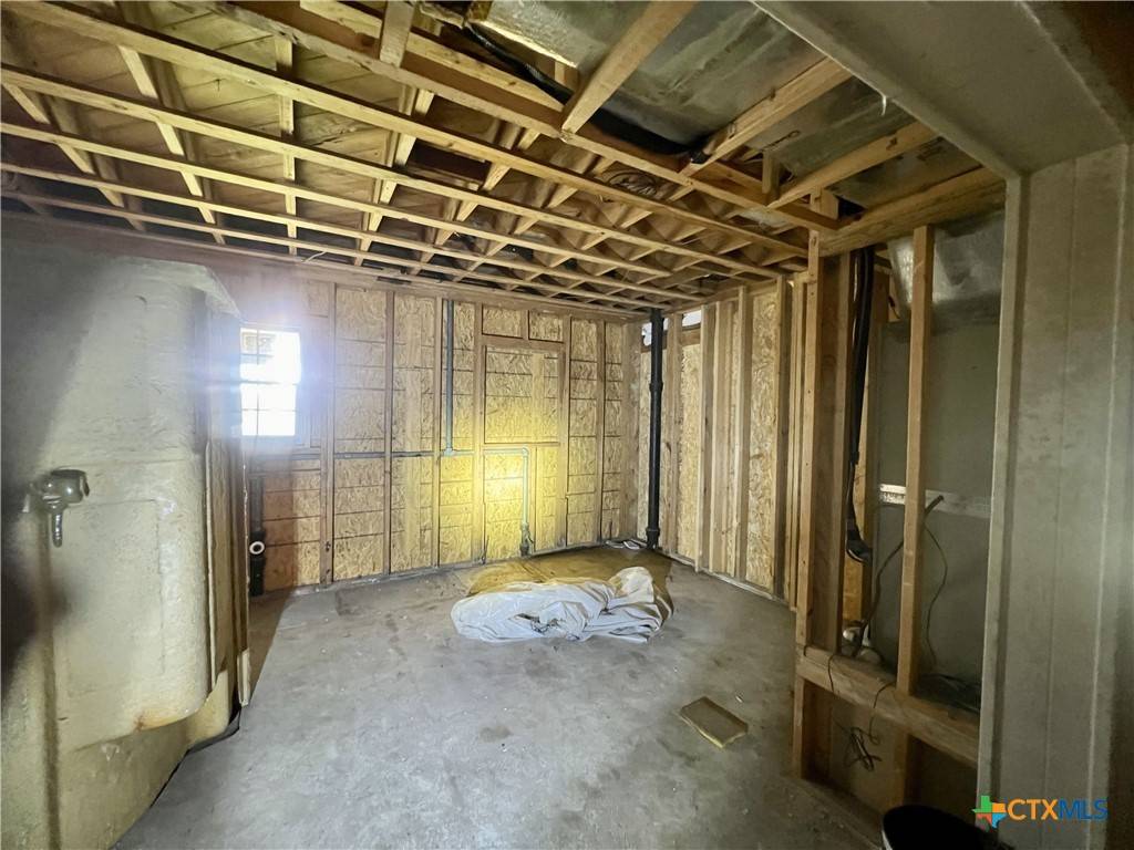 Cuero, TX 77954,305 E Second ST