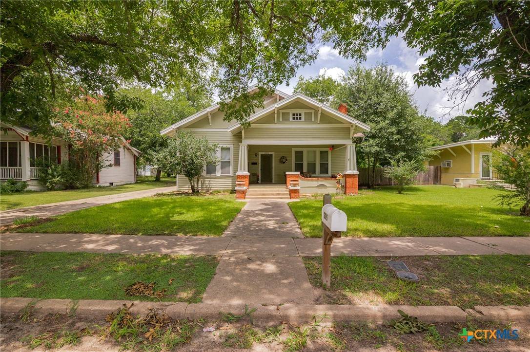 Yoakum, TX 77995,205 Coke ST