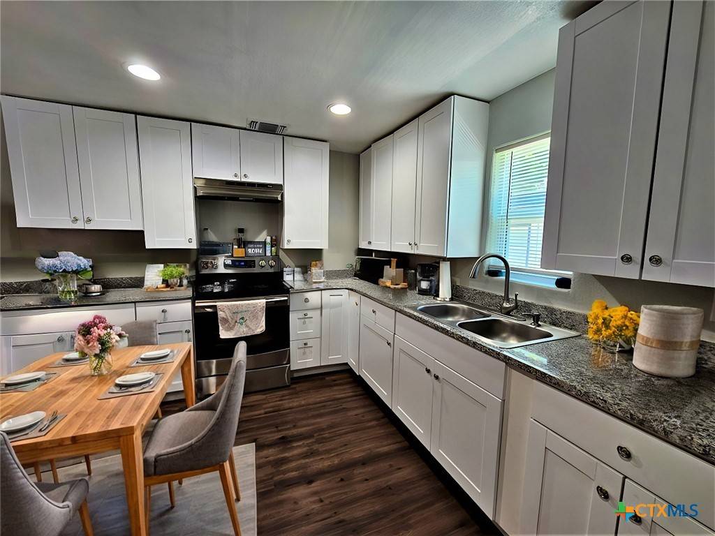 Seguin, TX 78155,415 Erskine ST