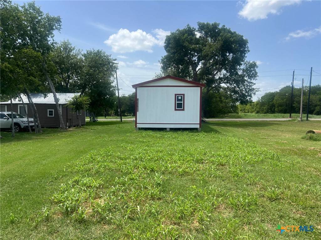 Edna, TX 77957,906 4th ST