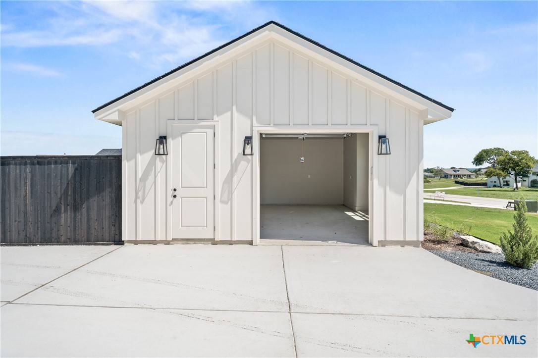 Belton, TX 76513,227 Glenview CIR