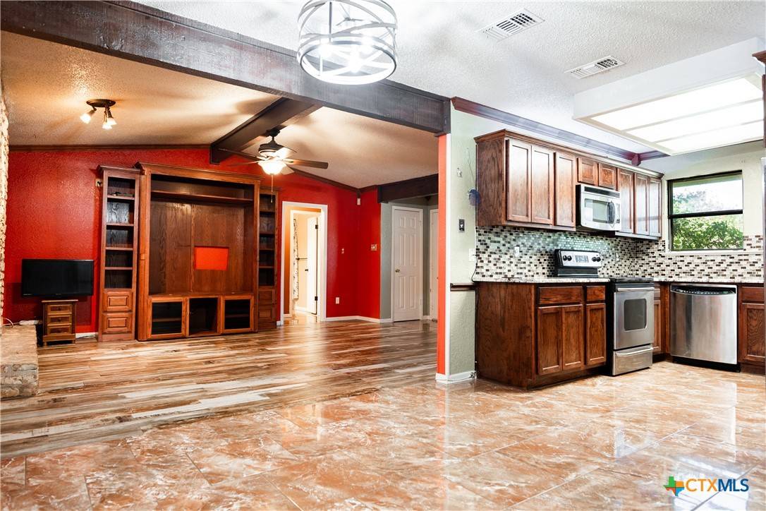Killeen, TX 76543,2112 Lazy Ridge DR