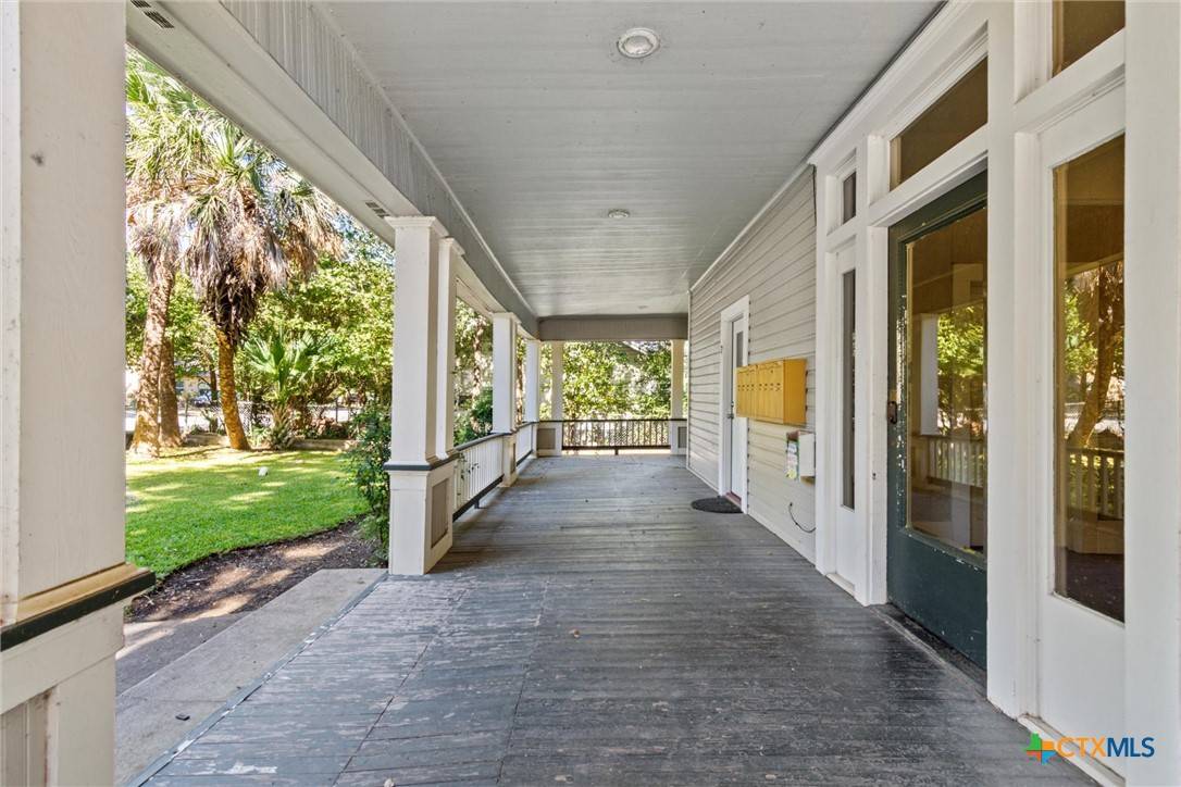 San Marcos, TX 78666,527 W San Antonio ST