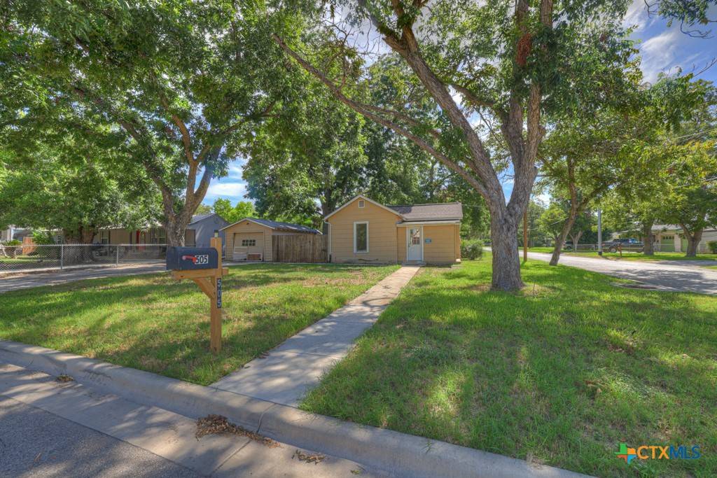 Seguin, TX 78155,505 N Heideke ST