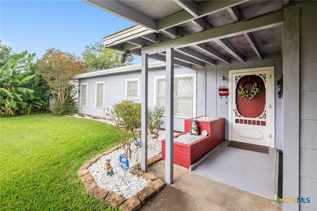 Victoria, TX 77901,1601 Navidad ST