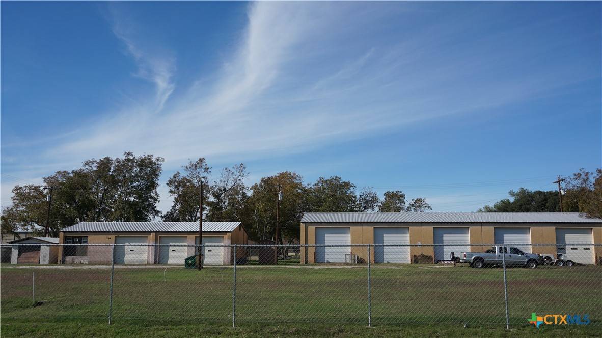 Victoria, TX 77904,702 Clay DR