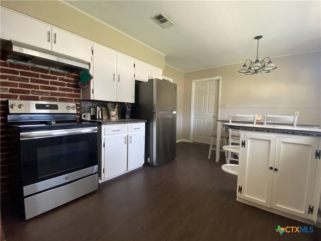 Point Comfort, TX 77978,54 Hamilton