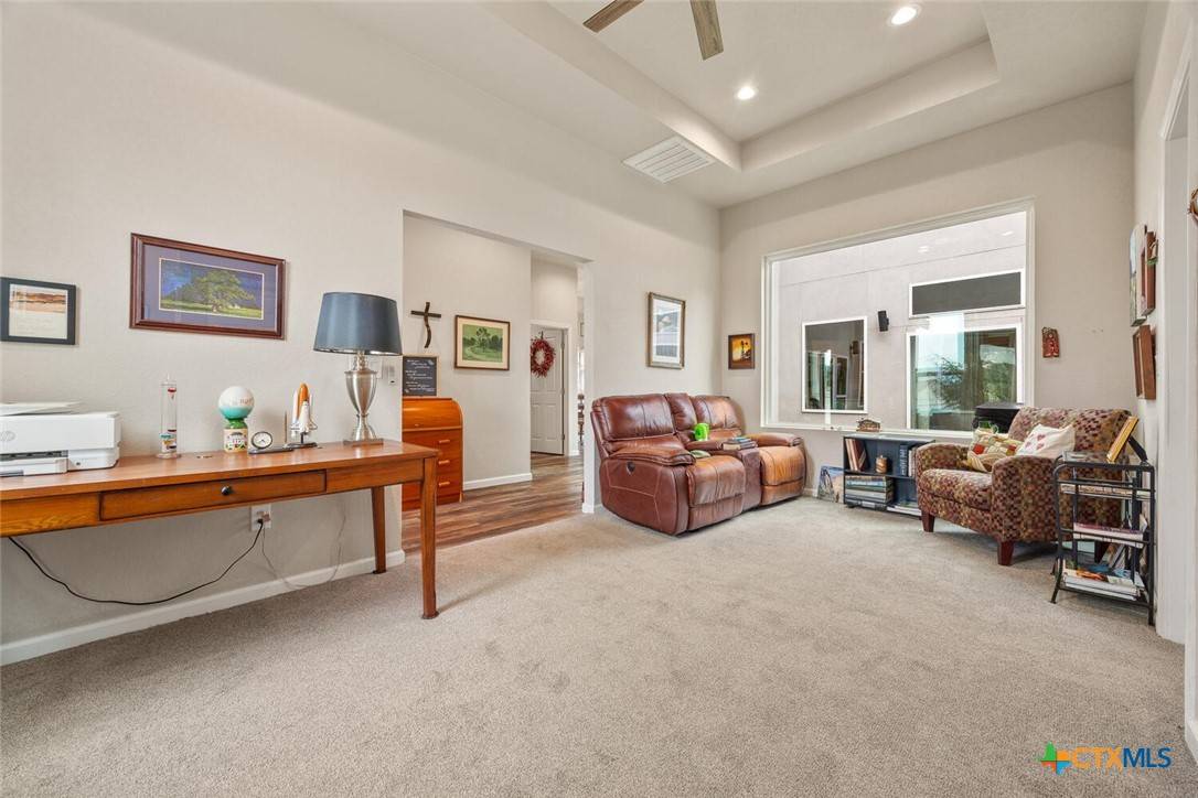 Blanco, TX 78606,103 Hans Bell