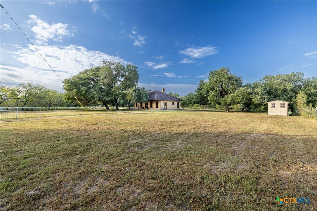 Gonzales, TX 78629,523 County Road 201