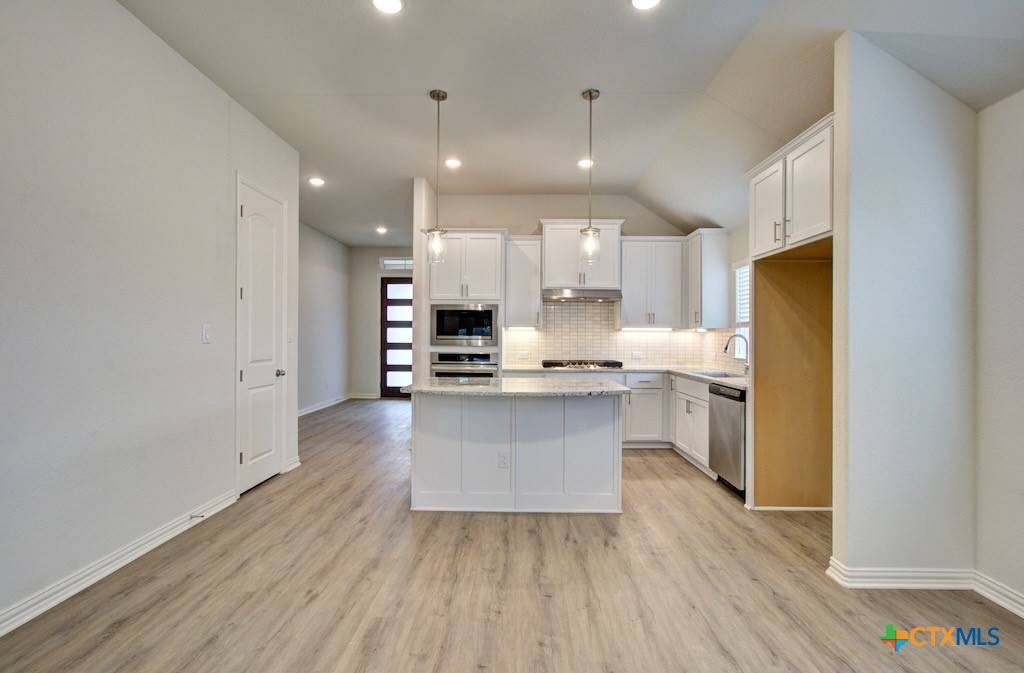 New Braunfels, TX 78132,1735 Heritage Maples