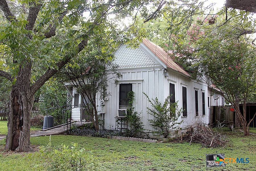 Lockhart, TX 78644,717 S Commerce ST