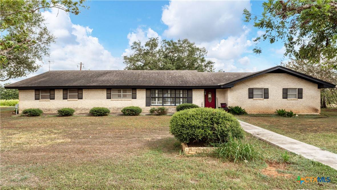Nixon, TX 78140,1000 E 4th ST