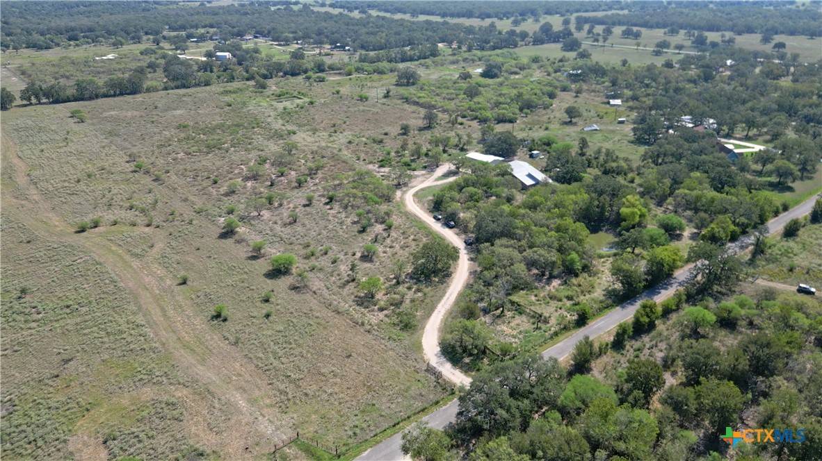 Kingsbury, TX 78638,475 Jackson RD