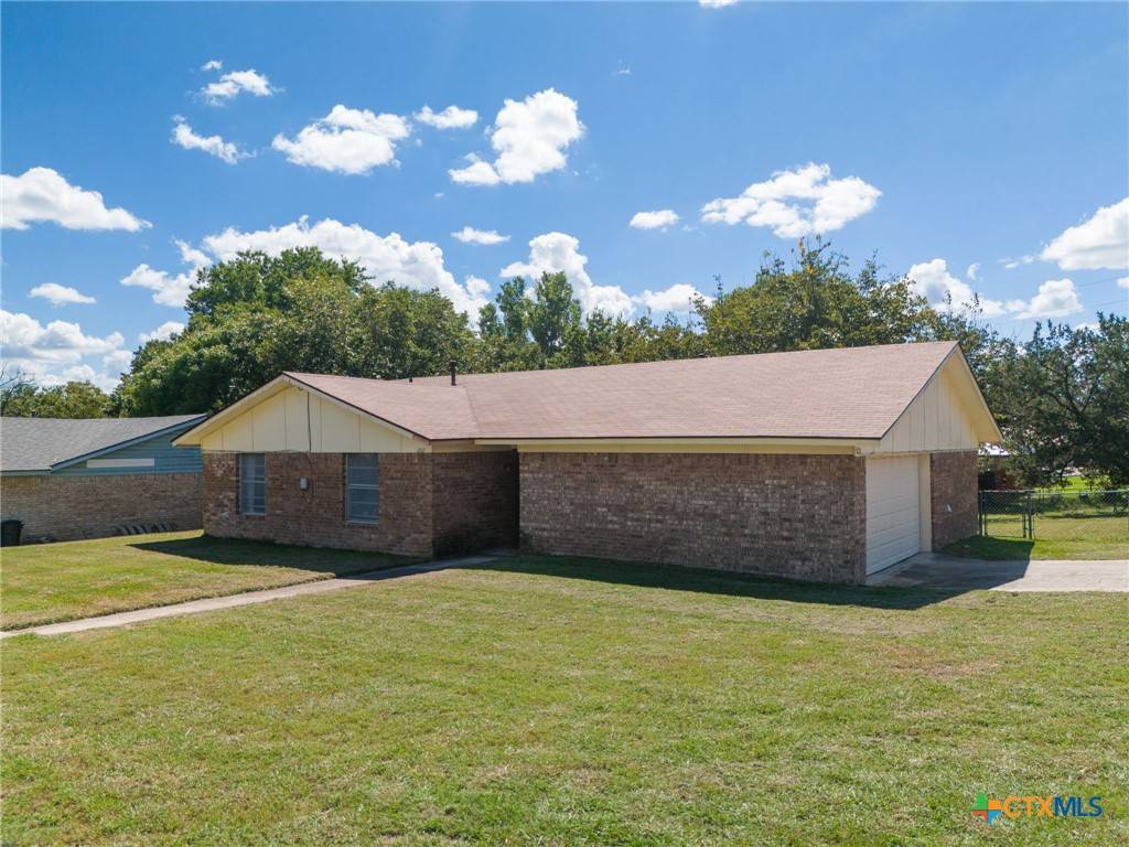 Lampasas, TX 76550,202 S Willis ST