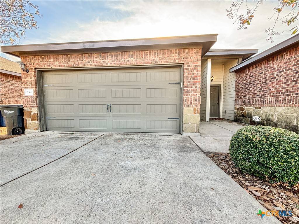 New Braunfels, TX 78130,752 Saengerhalle RD