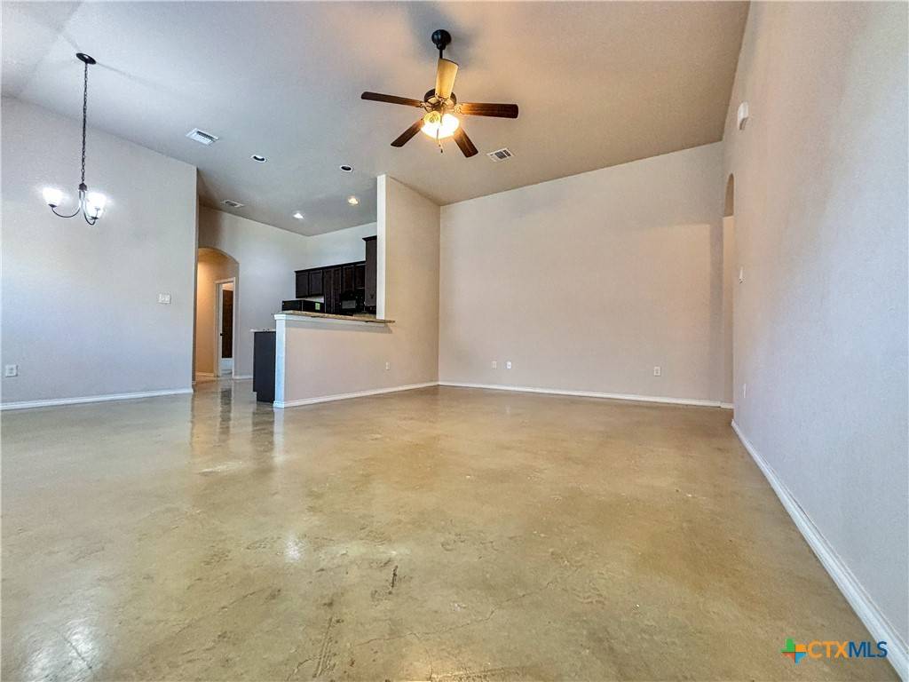New Braunfels, TX 78130,752 Saengerhalle RD