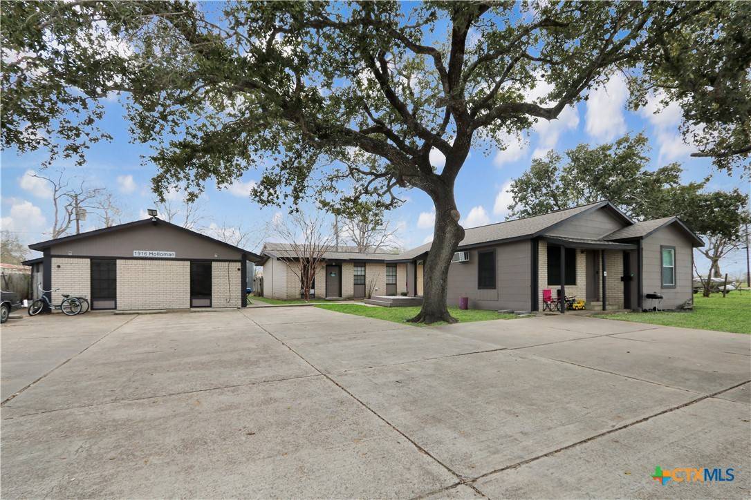 Port Lavaca, TX 77979,1916 Holloman DR