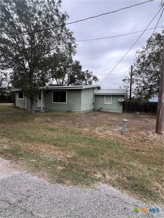 Goliad, TX 77963,728 W Franklin ST