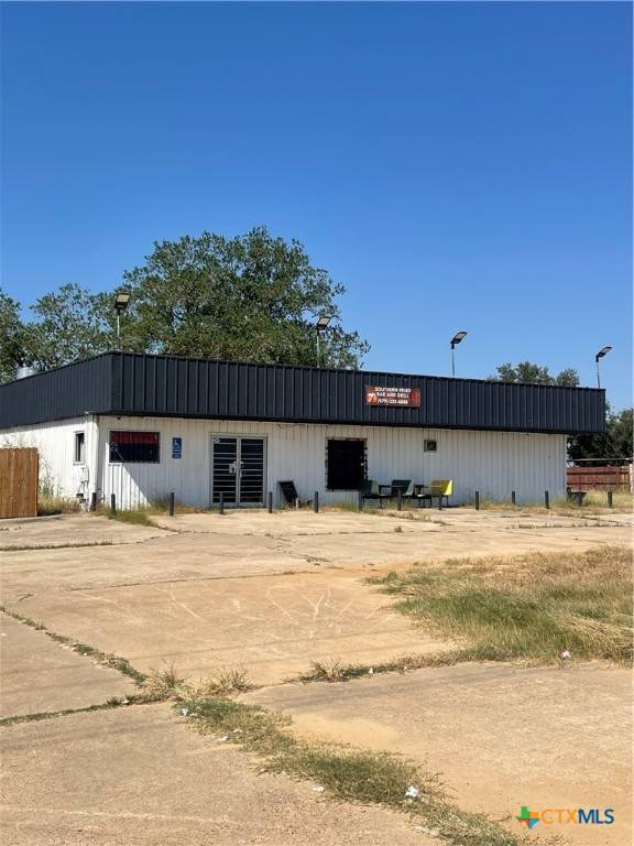 El Campo, TX 77437,4860 State Highway 71